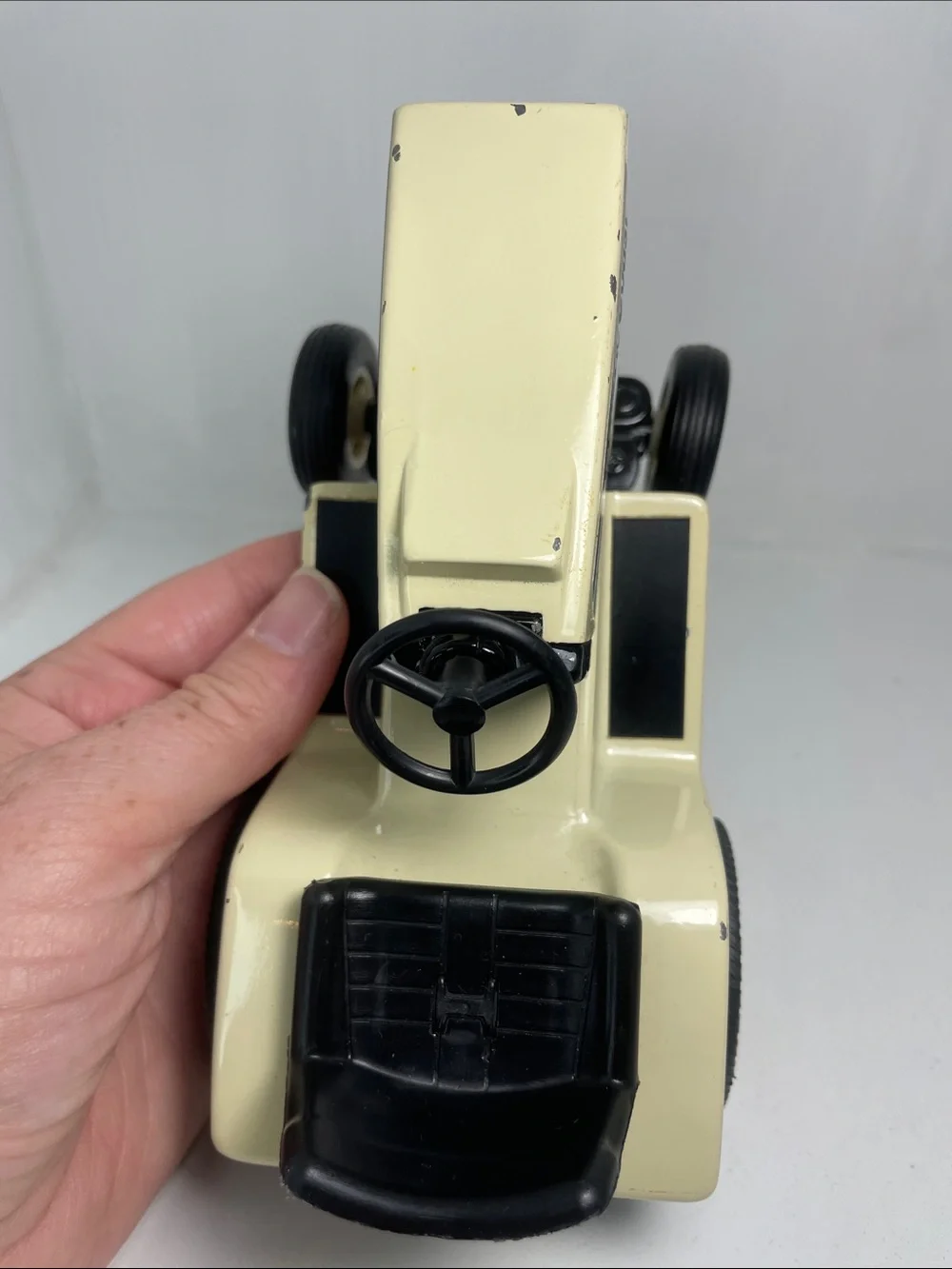 ERTL COAST TO COAST LAWN & GARDEN TRACTOR  1:12 MODEL TOY 1988